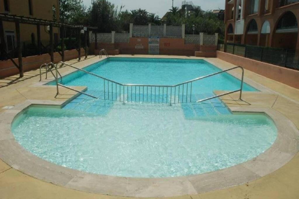 Studio Avec Climatisation Wifi Parking Piscine Agde Kültér fotó